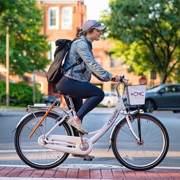 Meet your Posher, Alexandra - Picture 2 of 8